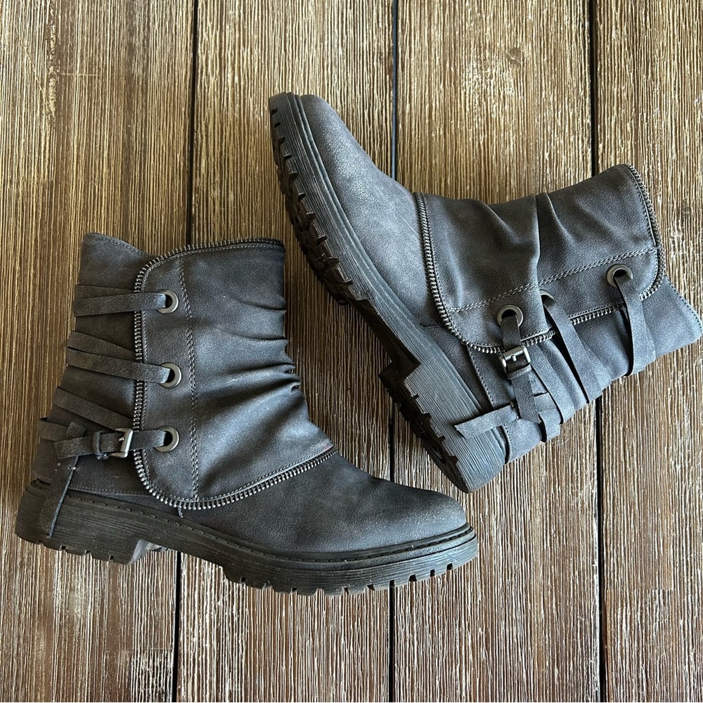 Very G booties size 8.5